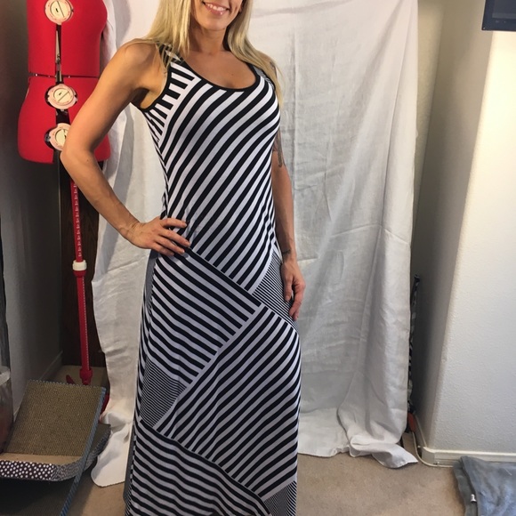 Faded Glory Black/White maxi dress - Picture 3 of 6